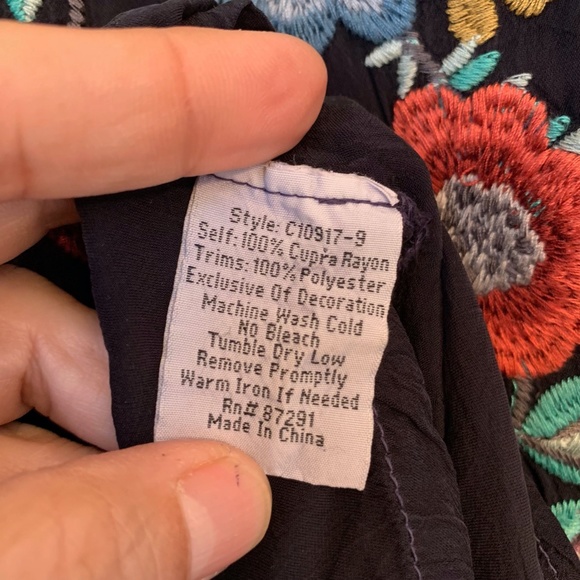 JOHNNY WAS Oversized BLOUSE Embroidered Pullover Top Tunic M BOHO Floral Black - Picture 6 of 9